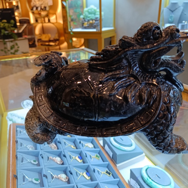 1696411779799_183336141